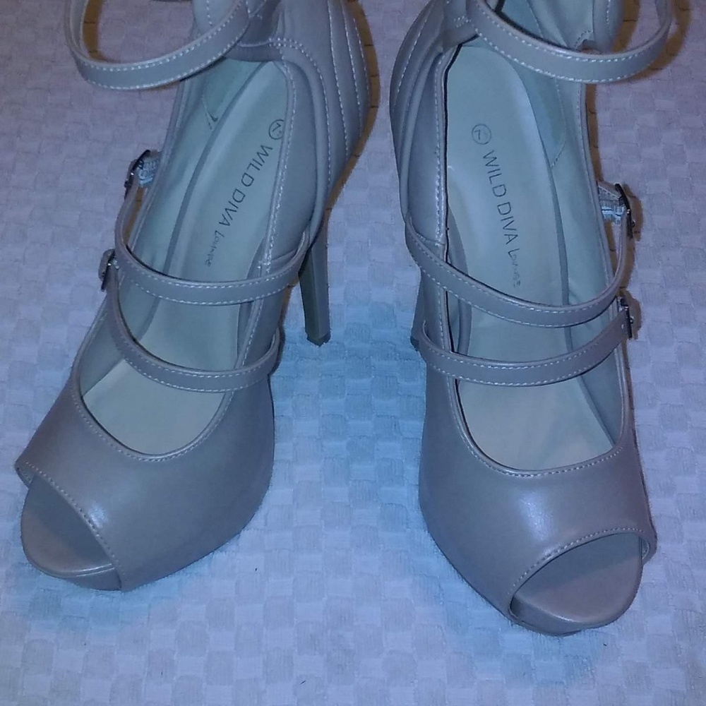 Wild Diva Stiletto Heels (Natural Color) - NWOT